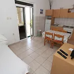 Apartman By The Sea Mandre, Pag - 4084 *