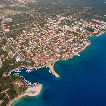 Apartment By The Sea Mandre, Pag - 4084 Kolan